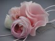 画像4: バラ髪飾り ピンク&ホワイト/白　花びらさがり付き (4)
