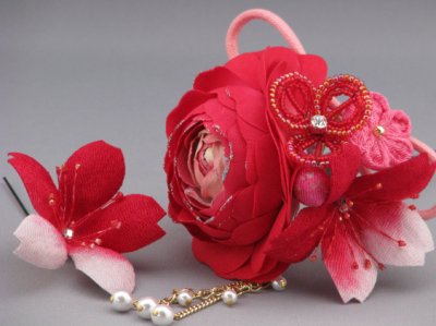 画像3: 髪飾り 着物 成人式 振袖 袴 卒業式 結婚式 七五三 バラ 桜 つまみ細工 花 髪飾り さがり付き レッド 赤 ピンク