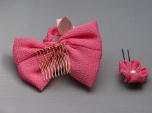 他の写真3: 七五三リボン髪飾り 桜&ちりめんつまみ細工 濃いピンク