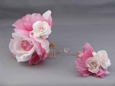 画像3: [着物・袴・卒業式・結婚式・ウェディング]バラ髪飾り 蝶々チャームさがり付き ピンク&ホワイト
