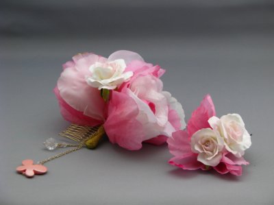 画像4: [着物・袴・卒業式・結婚式・ウェディング]バラ髪飾り 蝶々チャームさがり付き ピンク&ホワイト