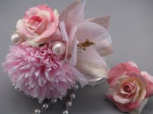 他の写真3: [着物・成人式・袴・卒業式・結婚式・ウェディング]マム・ゆり&バラ花髪飾りさがり付き　ピンク