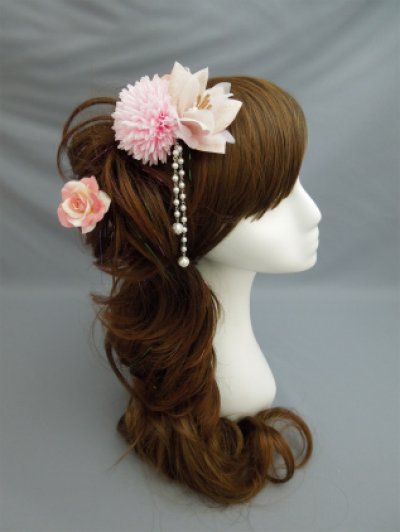 画像1: 髪飾り 着物 成人式 振袖 袴 卒業式 結婚式 七五三 マム ゆり バラ 花 髪飾り さがり付き ピンク