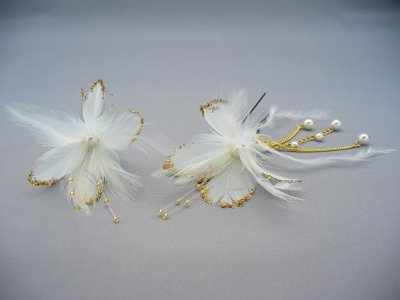 画像4: [着物・成人式・袴・卒業式・結婚式・ウェディング・パーティー]羽髪飾り　パールさがり付き　ホワイト/白&ゴールド
