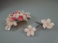 他の写真3: 髪飾り 着物 成人式 振袖 袴 卒業式 結婚式 七五三 桜 ビーズ 花 髪飾り ピンク