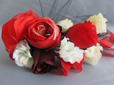 画像3: フラワーギフト．贈り物．プレゼントに最適． 壁飾り.サイドテーブル.花瓶に入れて.素敵なお部屋に変わります。花びら.花計16個，色は白．赤.エンジ.黒チュール.黒ネット