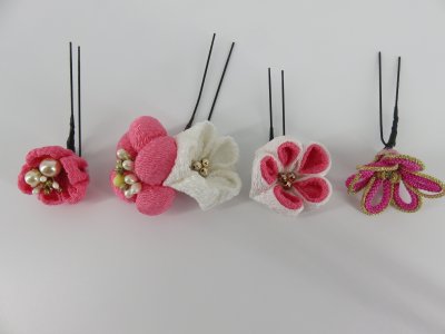 画像2: 髪飾り 着物 成人式 振袖 袴 卒業式 結婚式 七五三 ちりめん 小 花・紐花 髪飾り4点セットです。 ピンク ホワイト 白