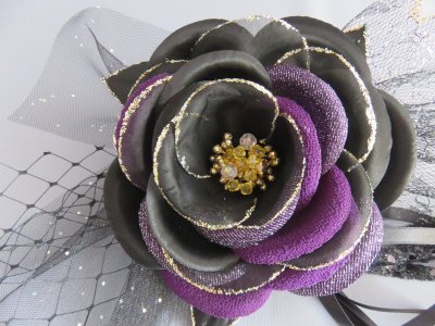 画像2: 髪飾り 着物 成人式 振袖 袴 卒業式 結婚式 七五三 ちりめん バラ 髪飾り ブラック 黒 パープル 紫(チュール4種類・リボン三種類の豪華な髪飾り製作しました。)