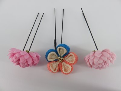 画像5: 髪飾り 着物 成人式 振袖 袴 卒業式 結婚式 七五三 ちりめん 小 花・.手毬ちりめん.マム花 髪飾り4点セットです。 ピンク.ワイン.ブルー .クリーム素敵な色合いです。