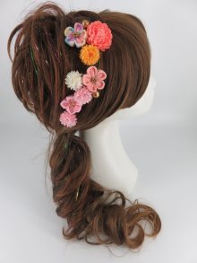 他の写真1: 髪飾り 着物 成人式 振袖 袴 卒業式 結婚式 七五三  ちりめんつまみ細工 髪飾り ピンク 濃いピンク 白 オレンジ グラデーション 花4点セット