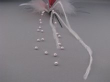 他の写真3: [着物・成人式・袴・卒業式・結婚式・ウェディング]花&羽髪飾り パールさがり付き　ピンク・シルバー&ホワイト/白