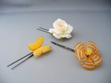 他の写真1: [着物・成人式・袴・卒業式・結婚式・ウェディング・パーティー]ミニバラ・蝶々＆ビーズ髪飾り オレンジ