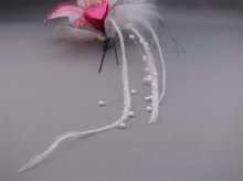 他の写真3: [着物・成人式・袴・卒業式・結婚式・ウェディング]花&羽髪飾り パールさがり付き　ローズピンク・シルバー&ホワイト/白