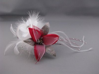 画像1: [着物・成人式・袴・卒業式・結婚式・ウェディング]花&羽髪飾り パールさがり付き　レッド・シルバー&ホワイト/白