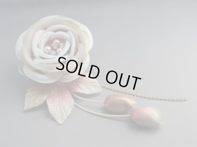 画像1: [着物・成人式・袴・卒業式・結婚式・ウェディング・パーティー]バラ髪飾り ダイヤチェーンさがりつき ホワイト/白&ピンク