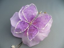 他の写真2: [着物・成人式・袴・卒業式・結婚式・ウェディング・パーティー]蝶々髪飾り 花型ダイヤチェーンさがり付き パープル/紫