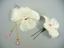 他の写真1: 羽髪飾り バラ＆さがり付き　ホワイト/白＆ピンク