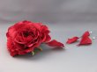 画像2: バラ&マム花髪飾り 花びらさがり付き レッド/赤