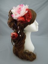 画像: [着物・成人式・袴・卒業式・結婚式・ウェディング]芍薬（しゃくやく）&バラ髪飾り さがり付き レッド/赤&ピンク