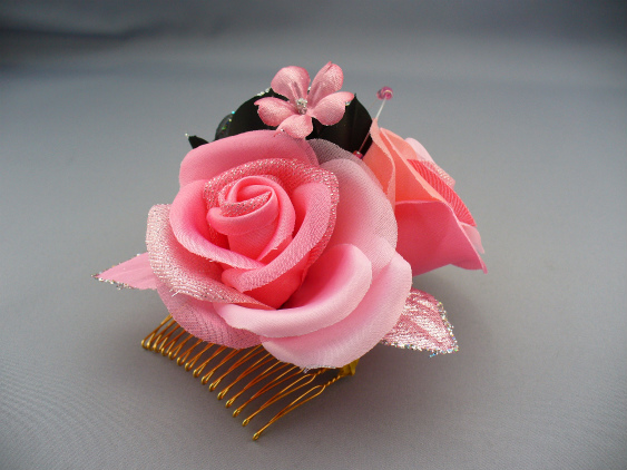 画像: [着物・成人式・袴・卒業式・結婚式・ウェディング]バラ髪飾り ピンク&ブラック/黒