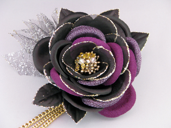 紫と青のラメ薔薇の髪飾り 成人式 卒業式 振袖に