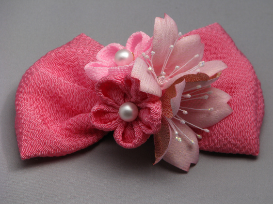 画像: 七五三リボン髪飾り 桜&ちりめんつまみ細工 濃いピンク