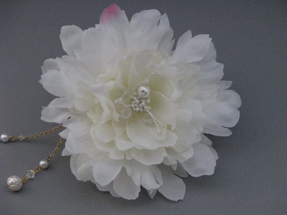 画像: [着物・成人式・袴・卒業式・結婚式・ウェディング]芍薬（しゃくやく）花髪飾り ホワイト/白&ピンク 