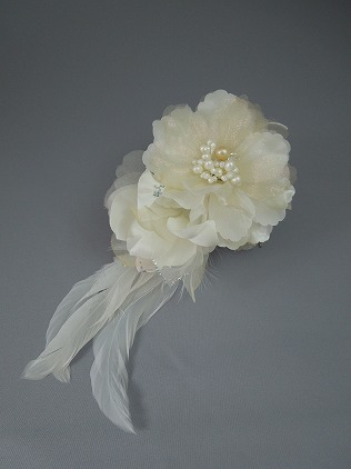 画像: [着物・成人式・袴・卒業式・結婚式・ウェディング・パーティー]花髪飾り 羽飾り付き ホワイト/白