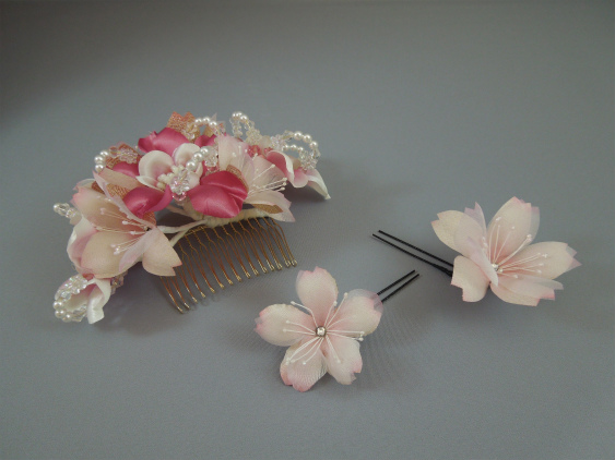 画像: 髪飾り 着物 成人式 振袖 袴 卒業式 結婚式 七五三 桜 ビーズ 花 髪飾り ピンク