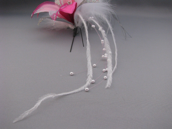 画像: [着物・成人式・袴・卒業式・結婚式・ウェディング]花&羽髪飾り パールさがり付き　ローズピンク・シルバー&ホワイト/白