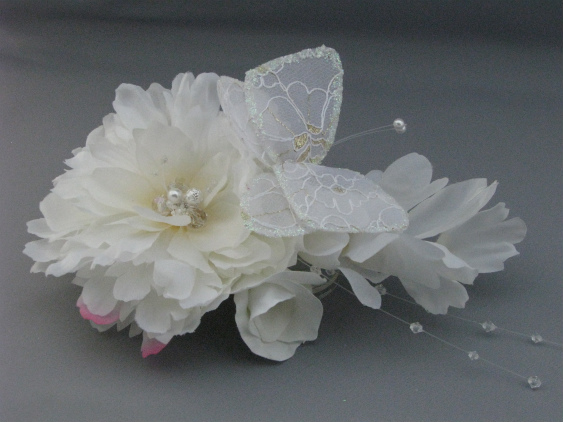 画像: ウェディングブーケ　お揃い髪飾り　バラ&蝶々　ホワイト/白