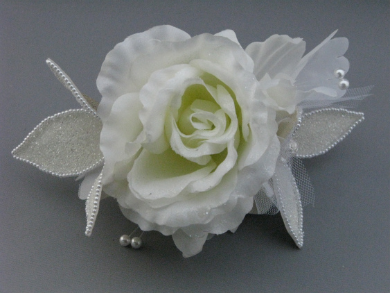 画像: ウェディングブーケ　お揃い髪飾り　バラ&パール花　ホワイト/白