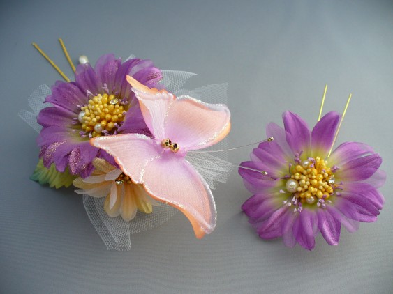 画像: [着物・成人式・袴・卒業式・結婚式・ウェディング]蝶々&花髪飾り　パールさがり付き　パープル/紫&ピンク