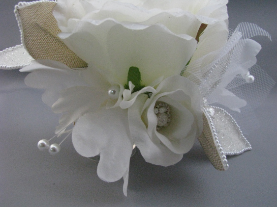 画像: ウェディングブーケ　お揃い髪飾り　バラ&パール花　ホワイト/白
