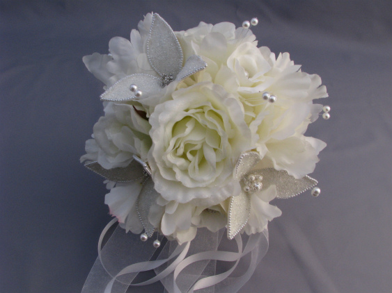 画像: ウェディングブーケ（ラウンドブーケ・造花）　バラ&パール花　ホワイト/白